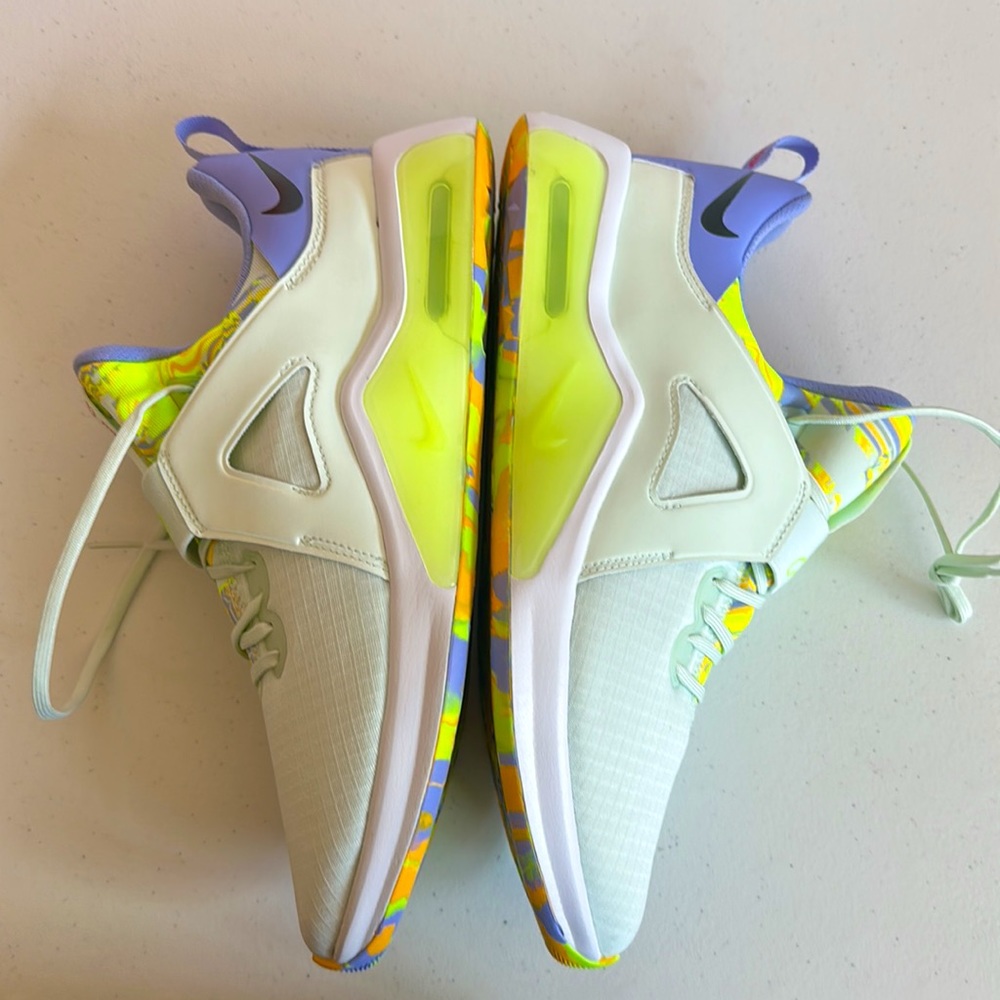 NWT.   Women's Nike Air Max Bella TR 5 Size 11 - Picture 10 of 12